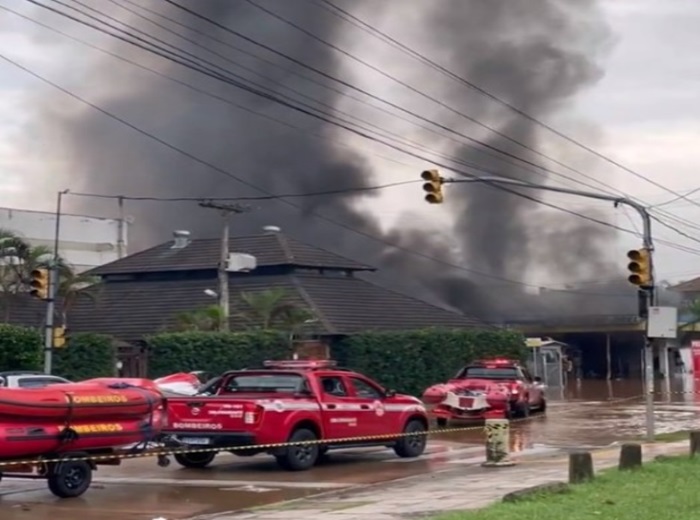 VÍDEO: Explosão seguida de incêndio em posto de gasolina deixa feridos no RS